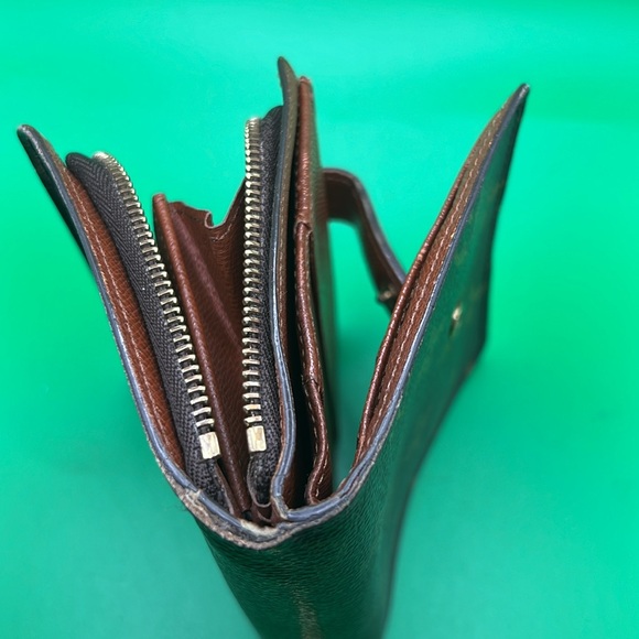 Louis Vuitton Embossed Mens Wallett - Picture 10 of 12